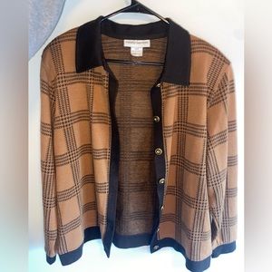 Gold buttoned cardigan with shoulder pads